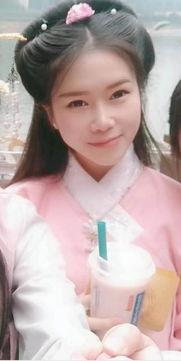 吃瓜少女阿橙在线观看免费,揭秘娱乐圈幕后真相,免费观看带你一探究竟 第1张 吃瓜少女阿橙在线观看免费,揭秘娱乐圈幕后真相,免费观看带你一探究竟 第1张